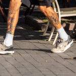 Тату маяк и морда демона на ноге парня – Уличная татуировка (street tattoo)-29.09.2020-tatufoto.com 2
