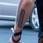 Тату надпись UNIVERSUM на руке мужчины - Уличная татуировка 14.09.2020 – tatufoto.com 2