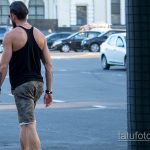 Тату надпись UNIVERSUM на руке мужчины - Уличная татуировка 14.09.2020 – tatufoto.com 3