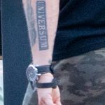 Тату надпись UNIVERSUM на руке мужчины - Уличная татуировка 14.09.2020 – tatufoto.com 6