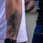 Тату орел на левой руке парня – Уличная татуировка (street tattoo)-29.09.2020-tatufoto.com 5