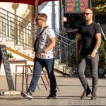 Тату пантера с цветами и двигатель мотоцикла на руках мужчины – Уличная татуировка 14.09.2020 – tatufoto.com 6