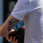 Тату перья на трицепсе парня –Уличная татуировка (street tattoo)–22.09.2020–tatufoto.com 3