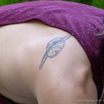 Тату планета Сатурн на правой лопатке подростка скейтера –Уличная татуировка (street tattoo)–22.09.2020–tatufoto.com 3