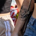 Тату роза и цветы на руке девушки -Уличная тату-street tattoo-21.09.2020-tatufoto.com 2