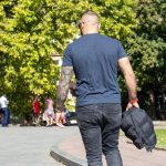 Тату рукав с виноградом на левой руке парня –Уличная татуировка (street tattoo)–22.09.2020–tatufoto.com 1