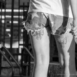 Тату с двумя бантиками под попой у девушки --Уличная тату-street tattoo-21.09.2020-tatufoto.com 4