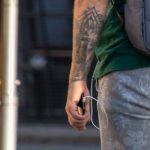 Тату с дикой кошкой и маяком на руке мужчины руке – 17.09.2020 – tatufoto.com 9