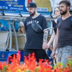 Тату с крупными черными узорами на левой руке мужчины – 17.09.2020 – tatufoto.com 3