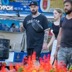 Тату с крупными черными узорами на левой руке мужчины – 17.09.2020 – tatufoto.com 4