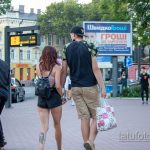 Тату с лебедем – зеркалом и цветами на икре у девушки - Уличная татуировка 14.09.2020 – tatufoto.com 1