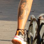 Тату с лисой змеёй и портретом внизу ног трех девушек --Уличная тату-street tattoo-21.09.2020-tatufoto.com 10