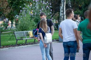 Фото тату на руке мужчины: темный рисунок, племенной стиль, рукав. Идеи для тату и вдохновение от tatufoto.com.