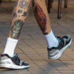 Тату с портретами инопланетной женщины внизу ноги парня – 17.09.2020 – tatufoto.com 4
