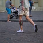 Тату с цветами внизу ноги парня --Уличная тату-street tattoo-21.09.2020-tatufoto.com 1