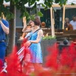 Тату с цветами на левой руке девушки выше локтя – 17.09.2020 – tatufoto.com 1