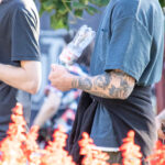 Тату смерть в капюшоне и портрет девушки с надписями на руке парня – Уличная татуировка (street tattoo)-29.09.2020-tatufoto.com 7