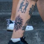 Тату со скрещенными пальцами и паутиной у парня - Уличная татуировка – tatufoto.com 11