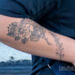 Тату со скрещенными пальцами и паутиной у парня - Уличная татуировка – tatufoto.com 2