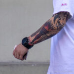 Тату факел на левой руке парня – Уличная татуировка (street tattoo)-29.09.2020-tatufoto.com 2