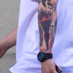 Тату факел на левой руке парня – Уличная татуировка (street tattoo)-29.09.2020-tatufoto.com 4