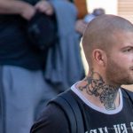 Тату череп и оскал тигра на шее парня –Уличная татуировка (street tattoo)–22.09.2020–tatufoto.com 2