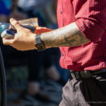 Тату черный крест и узоры геометрией на левой руке парня – Уличная татуировка (street tattoo)-29.09.2020-tatufoto.com 4