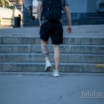 Татуировка парусник на левой икре парня - Уличная татуировка – tatufoto.com 6