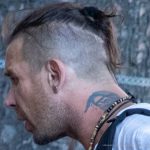Татуировка с индейцем на шее мужчины – 17.09.2020 – tatufoto.com 3