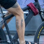 Татуировка с керосиновой лампой на ноге парня – 17.09.2020 – tatufoto.com 2