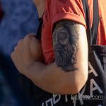 Татуировка с лицом статуи мыслителя на руке парня - Уличная татуировка 14.09.2020 – tatufoto.com 2