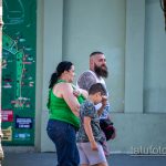 Татуировка с узорами и воином викингом на руке крупного бородатого мужчины – Уличная татуировка 14.09.2020 – tatufoto.com 1
