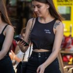 Татуировка с цветком на ключице слева у молодой девушки – Уличная татуировка 14.09.2020 – tatufoto.com 5