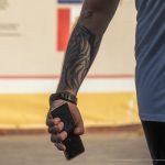 Трайбл татуировки внизу руки мужчины – 17.09.2020 – tatufoto.com 2