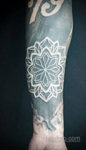 Фото пример белой татуировки 24.09.2020 №019 -white tattoo- tatufoto.com