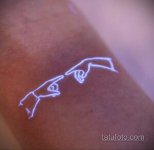 Фото пример белой татуировки 24.09.2020 №028 -white tattoo- tatufoto.com