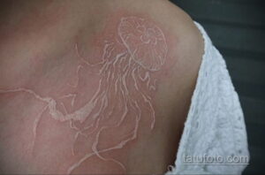 Фото пример белой татуировки 24.09.2020 №032 -white tattoo- tatufoto.com