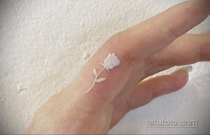 Фото пример белой татуировки 24.09.2020 №036 -white tattoo- tatufoto.com