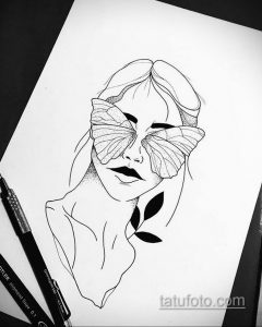 Черно-белый эскиз татуировки с изображением девушки, лицо которой закрыто бабочками. Детализированный рисунок в стиле минимализм.