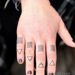 Фото пример татуировки на пальце 05.09.2020 №043 -fingertip tattoo- tatufoto.com