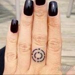 Фото пример татуировки на пальце 05.09.2020 №101 -fingertip tattoo- tatufoto.com