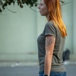 Фрагмент татуировки с лисой и цветами на левом плече и руке девушки – 17.09.2020 – tatufoto.com 7