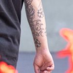 Цветной восточный тату рукав на левой руке парня –Уличная татуировка (street tattoo)–22.09.2020–tatufoto.com 11