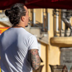 Цветной рукав тату с китами на руке азиата – Уличная татуировка (street tattoo)-29.09.2020-tatufoto.com 2