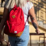 Черно красная тату со змеей на руке девушки –Уличная татуировка (street tattoo)–22.09.2020–tatufoto.com 2