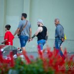 цветные тату на руке у парня 5