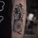 Рисунки татуировки с книгами магических заклинаний для ведьм - фото - tatufoto.com 5