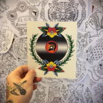 Тату с виниловой пластинкой 26.10.2020 №071 -vinyl record tattoo- tatufoto.com