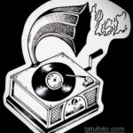 Тату с виниловой пластинкой 26.10.2020 №125 -vinyl record tattoo- tatufoto.com