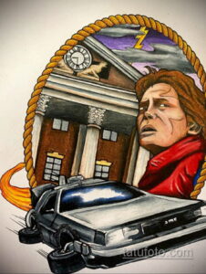 Фото тату: Цветной рисунок с изображением Дока Брауна, Марти МакФлая и DeLorean на фоне башни с часами и грозового неба. Яркие цвета и детализированная проработка.